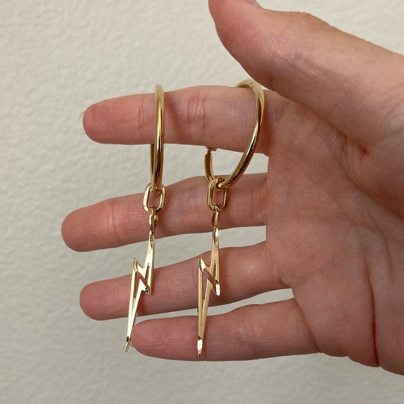 New vanessa mooney  THE STRIKING HOOP EARRINGS lightening bolt charm earrings - Picture 5 of 8